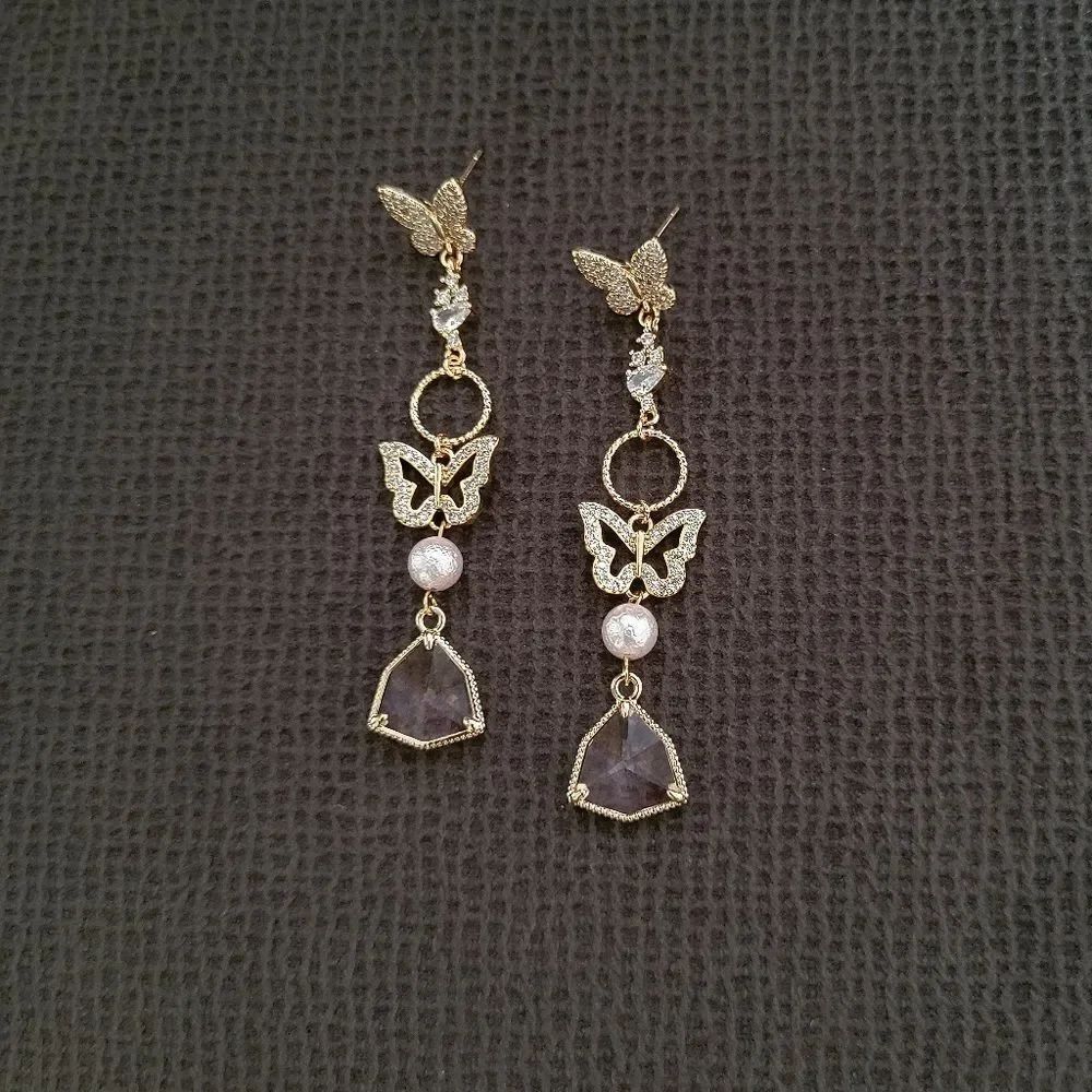 La Meno "Sparkling🎆 Butterfly🦋" Earrings - Picture 3 of 16